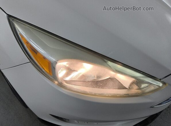 1FADP3N29JL314521 2018 FORD FOCUS White 