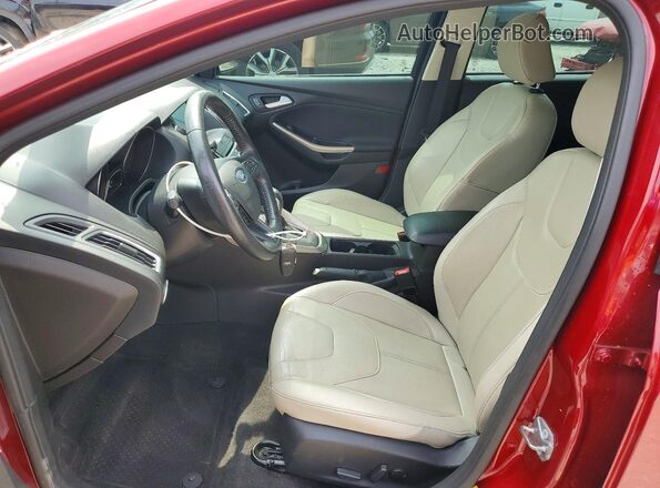 1FADP3N2XHL280129 2017 FORD FOCUS Red Front interior view