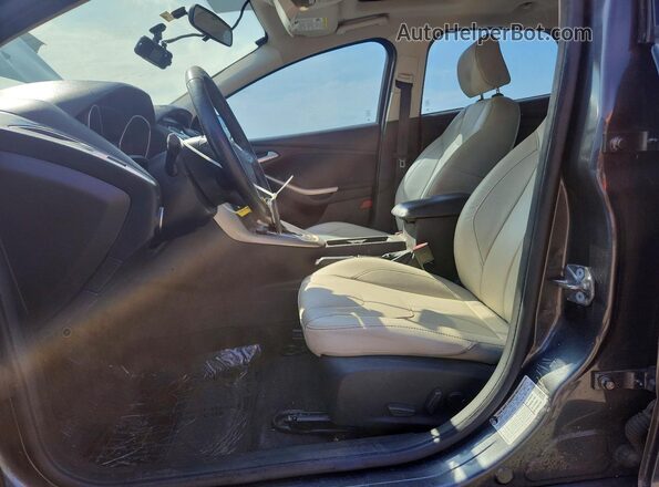 1FADP3N2XJL249744 2018 FORD FOCUS Charcoal Front interior view