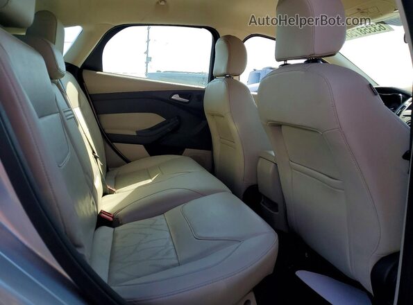 1FADP3R45GL380018 2016 FORD FOCUS Silver Հետևի նստատեղերի տեսք