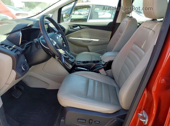 1FADP5DU0JL104940 2018 FORD C-MAX Red წინა სალონის ხედი