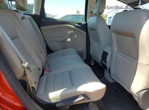 1FADP5DU0JL104940 2018 FORD C-MAX Red უკანა სავარძლების ხედი