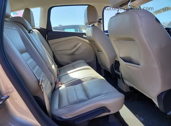 1FADP5DU4HL108192 2017 FORD C-MAX Gold Widok wnętrza z tyłu
