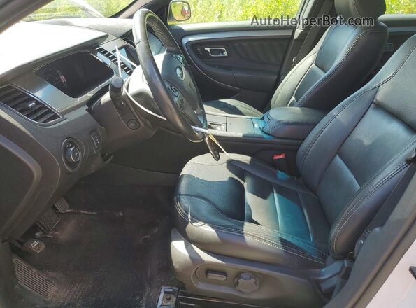 1FAHP2E98HG135060 2017 FORD TAURUS White Front interior view