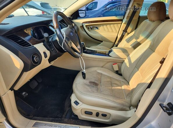 1FAHP2F82JG130433 2018 FORD TAURUS Серебряный Вид салона спереди