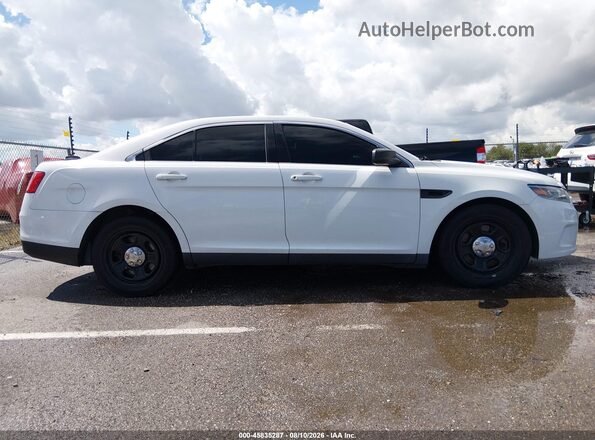 1FAHP2L8XHG100160 2017 FORD POLICE INTERCEPTOR White Вид задньої частини салону