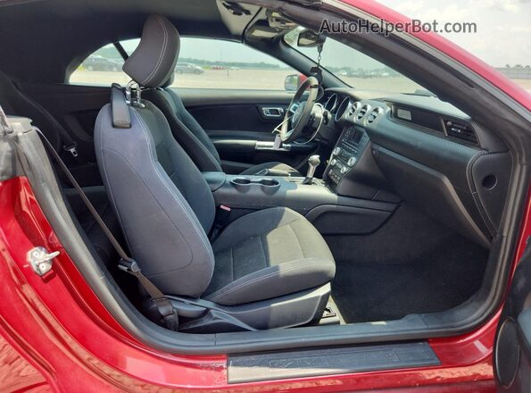 1FATP8EM4H5305587 2017 FORD MUSTANG Red Widok tylnych siedzeń