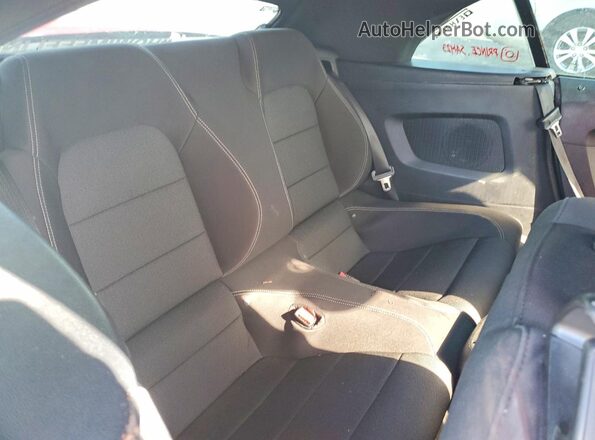 1FATP8EM6H5338834 2017 FORD MUSTANG Red Widok tylnych siedzeń