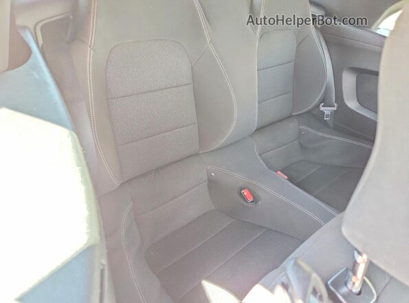 1FATP8EM8G5266422 2016 FORD MUSTANG Red Вид задніх сидінь