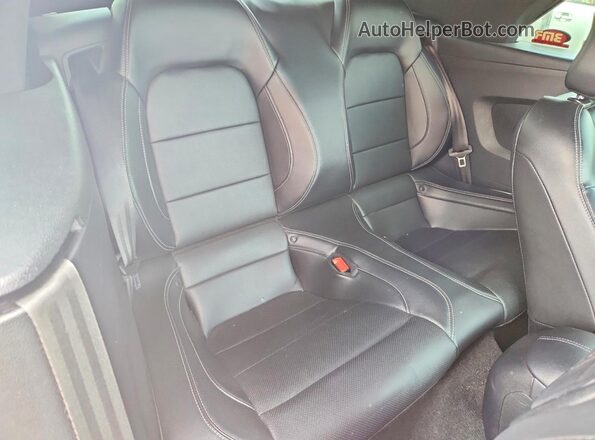 1FATP8FF2J5121710 2018 FORD MUSTANG Red Widok tylnych siedzeń