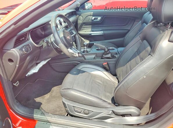 1FATP8FF5N5125384 2022 FORD MUSTANG Красный Вид салона спереди