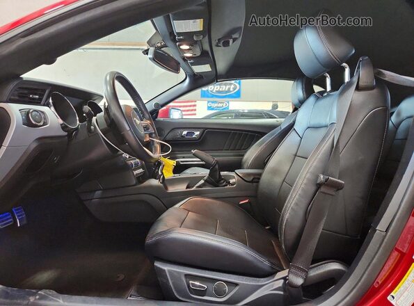 1FATP8UH0G5231930 2016 FORD MUSTANG Burgundy Front interior view
