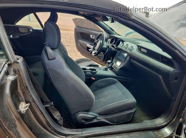 1FATP8UH0J5185152 2018 FORD MUSTANG Gray Rear seats view