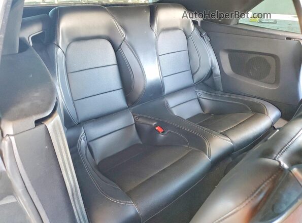 1FATP8UH0K5196704 2019 FORD MUSTANG Purple Vista de los asientos traseros
