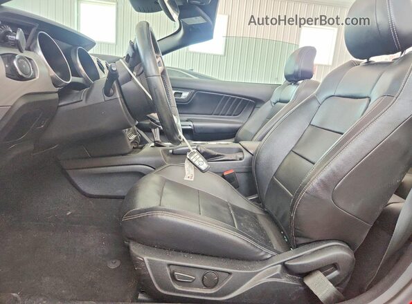 1FATP8UH1M5105748 2021 FORD MUSTANG Red Widok wnętrza z przodu