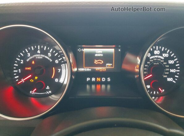 1FATP8UH1N5100423 2022 FORD MUSTANG Red Vista del cuadro de instrumentos