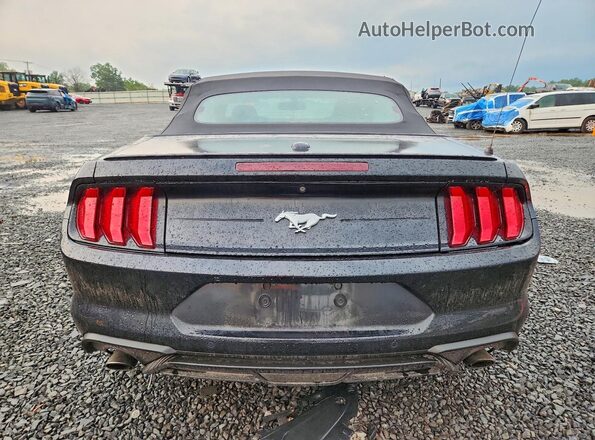 1FATP8UH2J5118309 2018 FORD MUSTANG Черный Вид сзади