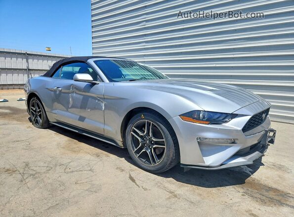 1FATP8UH2P5111577 2023 FORD MUSTANG Серебряный Передняя правая четверть