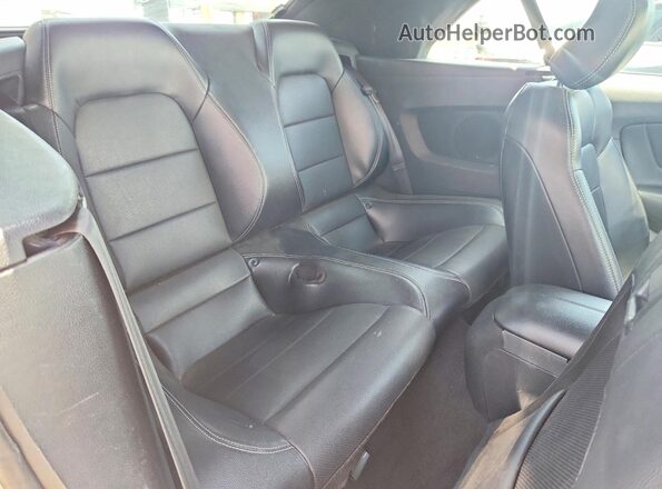 1FATP8UH2P5111577 2023 FORD MUSTANG Серебряный Вид задних сидений