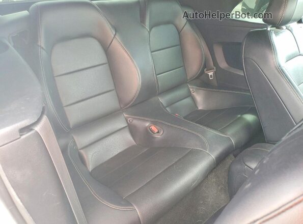 1FATP8UH3G5295184 2016 FORD MUSTANG White Rear seats view
