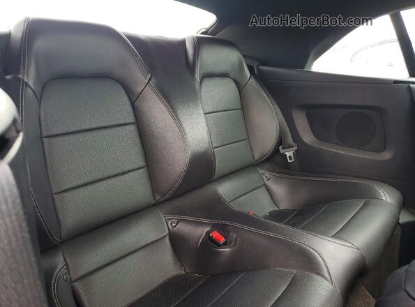 1FATP8UH3H5267449 2017 FORD MUSTANG Silver უკანა სავარძლების ხედი