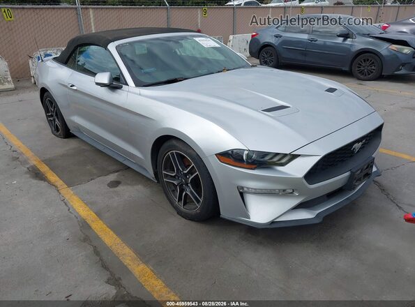 1FATP8UH3J5155241 2018 FORD MUSTANG Серебряный Вид спереди