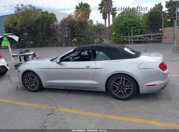 1FATP8UH3J5155241 2018 FORD MUSTANG Серебряный 