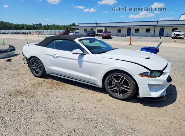 1FATP8UH3J5166045 2018 FORD MUSTANG White Front right