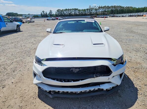1FATP8UH3J5166045 2018 FORD MUSTANG White Front view