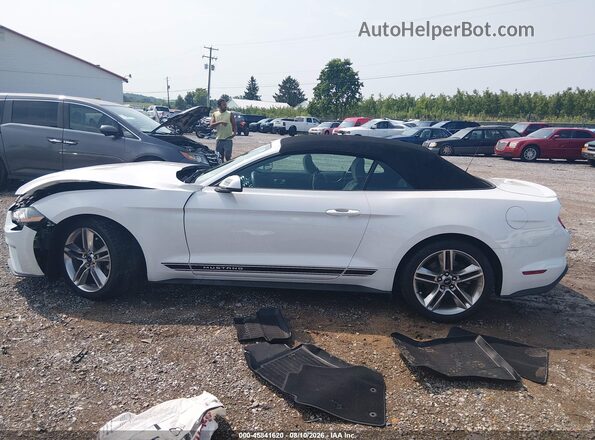 1FATP8UH5L5149136 2020 FORD MUSTANG White 360 interior view