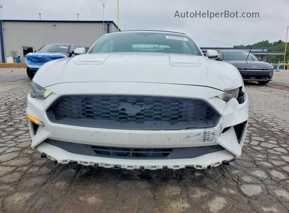 1FATP8UH6J5111766 2018 FORD MUSTANG White Դիմացի տեսք