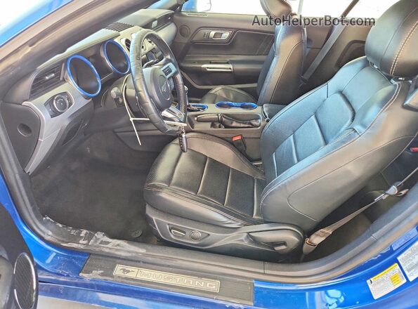 1FATP8UH6J5155380 2018 FORD MUSTANG Blue Front interior view