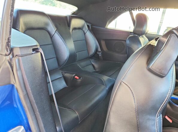 1FATP8UH6J5155380 2018 FORD MUSTANG Blue Rear seats view