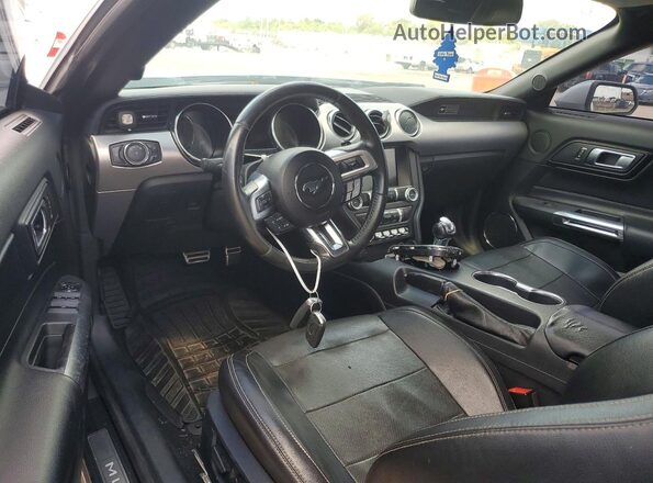 1FATP8UH6L5125962 2020 FORD MUSTANG Серебряный Вид панели приборов