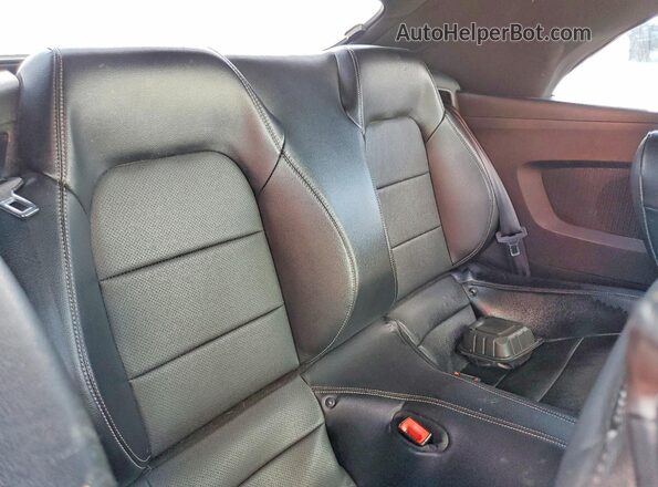 1FATP8UH6L5125962 2020 FORD MUSTANG Серебряный Вид задних сидений