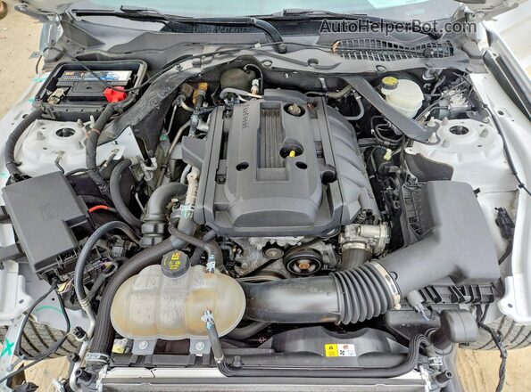 1FATP8UH7G5309698 2016 FORD MUSTANG White Widok wnętrza z tyłu