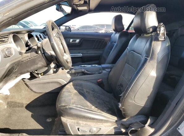1FATP8UH7J5124249 2018 FORD MUSTANG Серый Вид салона спереди