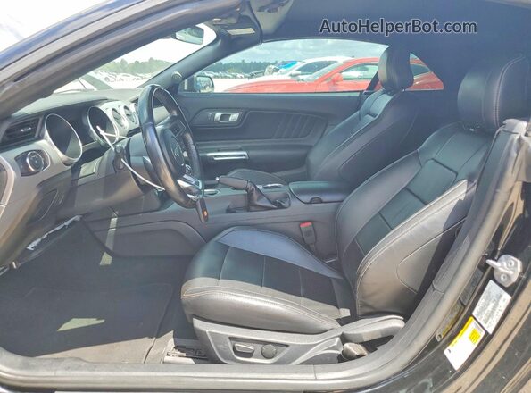 1FATP8UH7N5105397 2022 FORD MUSTANG Черный Вид салона спереди