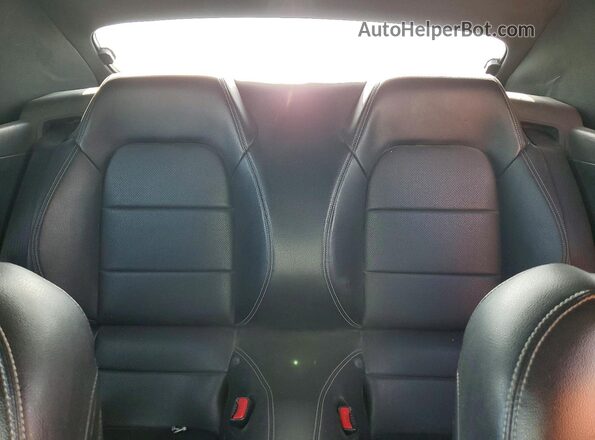 1FATP8UH8H5307444 2017 FORD MUSTANG Silver Rear seats view