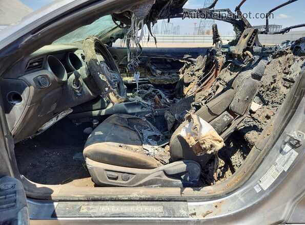 1FATP8UH8L5139510 2020 FORD MUSTANG Silver Widok wnętrza z przodu