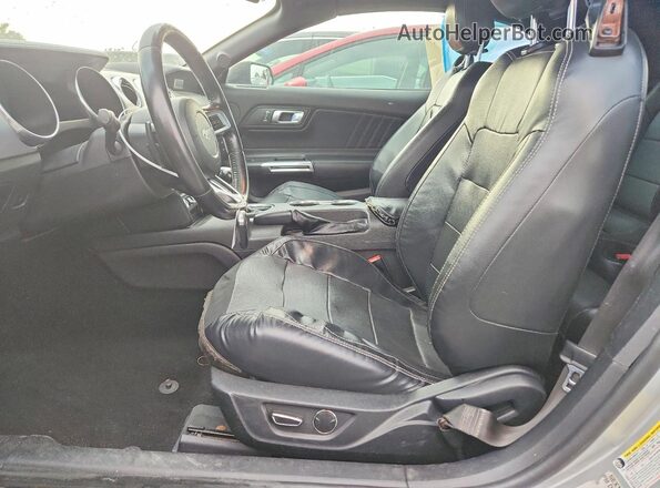 1FATP8UH9K5148599 2019 FORD MUSTANG Silver Vista interior delantera