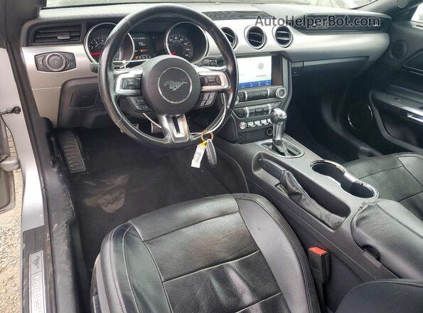 1FATP8UH9L5105950 2020 FORD MUSTANG Silver Vista del salpicadero