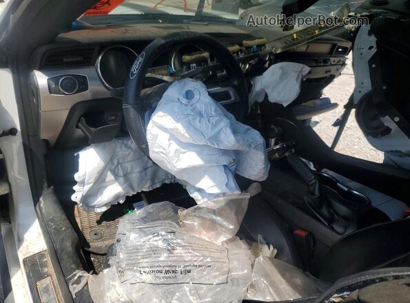 1FATP8UH9L5113580 2020 FORD MUSTANG Белый Вид панели приборов