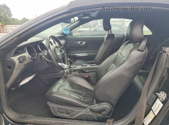 1FATP8UH9L5134977 2020 FORD MUSTANG Черный Вид салона спереди