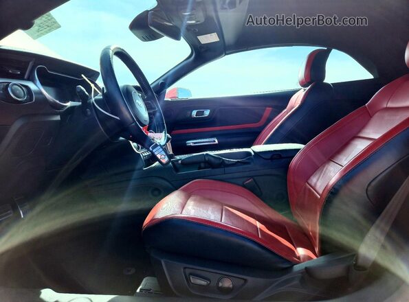 1FATP8UH9M5129649 2021 FORD MUSTANG Red Widok wnętrza z przodu
