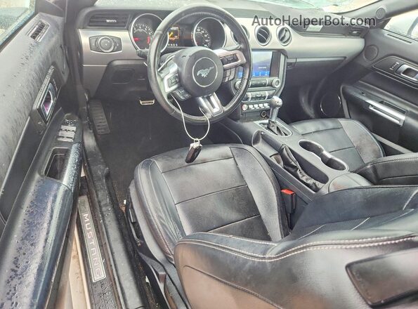 1FATP8UH9N5102033 2022 FORD MUSTANG White Widok deski rozdzielczej