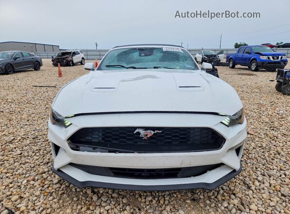 1FATP8UH9N5102033 2022 FORD MUSTANG White Widok z przodu