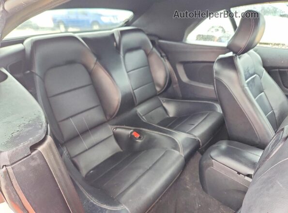 1FATP8UH9N5102033 2022 FORD MUSTANG White Widok tylnych siedzeń