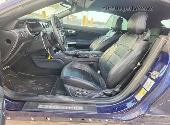 1FATP8UHXJ5139313 2018 FORD MUSTANG Blue Widok wnętrza z przodu