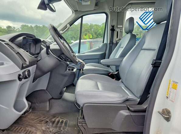 1FBZX2CM5GKB28363 2016 FORD TRANSIT White Front interior view